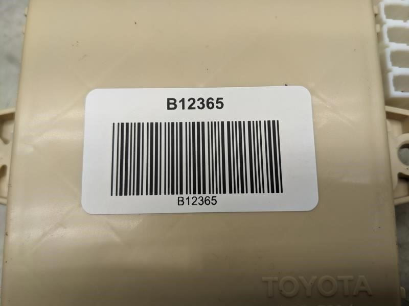 2007-2009 Lexus RX350 3.5L Rear Trunk Fuse Relay Junction Box 82670-48050 OEM - Alshned Auto Parts