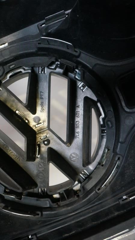 2009-2014 Volkswagen Routan Front Upper Bumper Grille 7B0853653B OEM - Alshned Auto Parts
