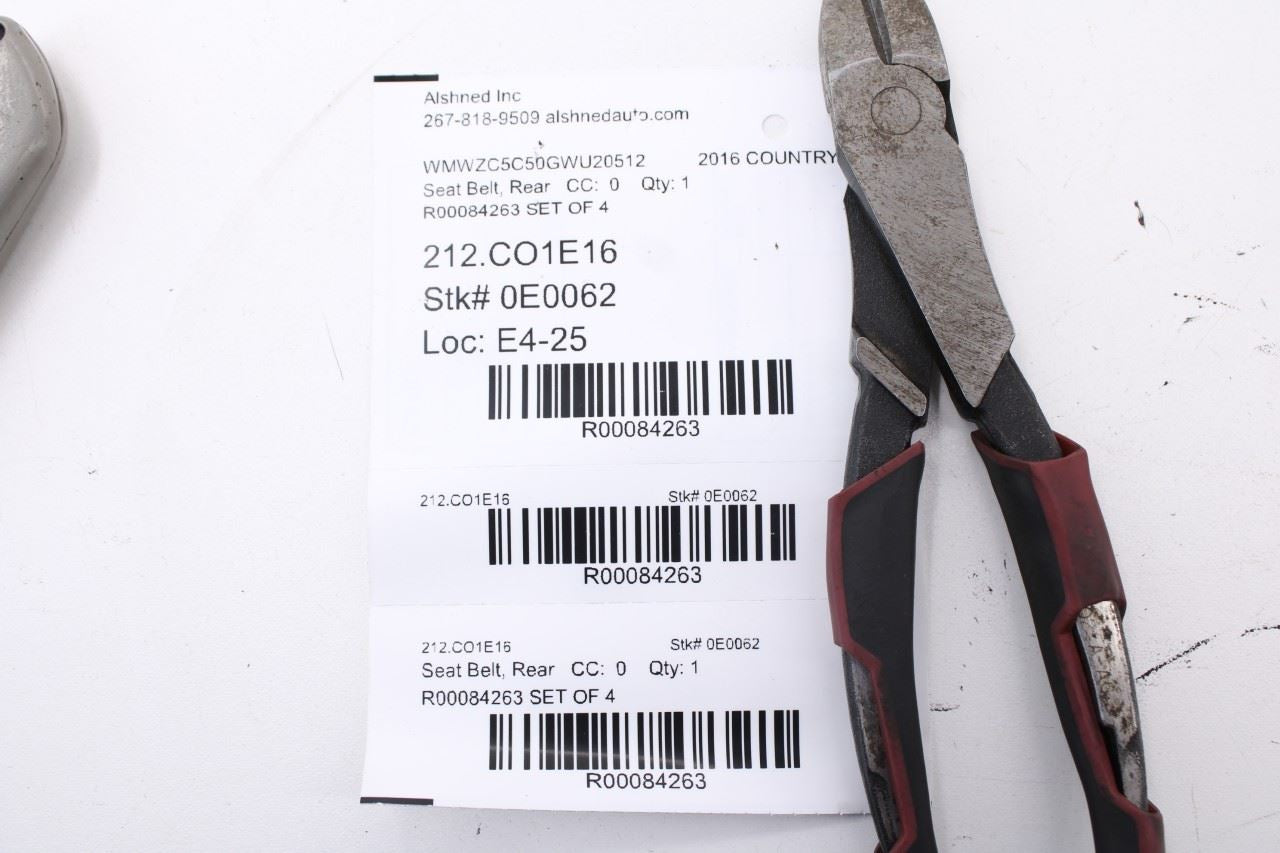 11-16 Mini Countryman Cooper S Rear Right LH and Center 2nd Row Seat Belt Buckle9