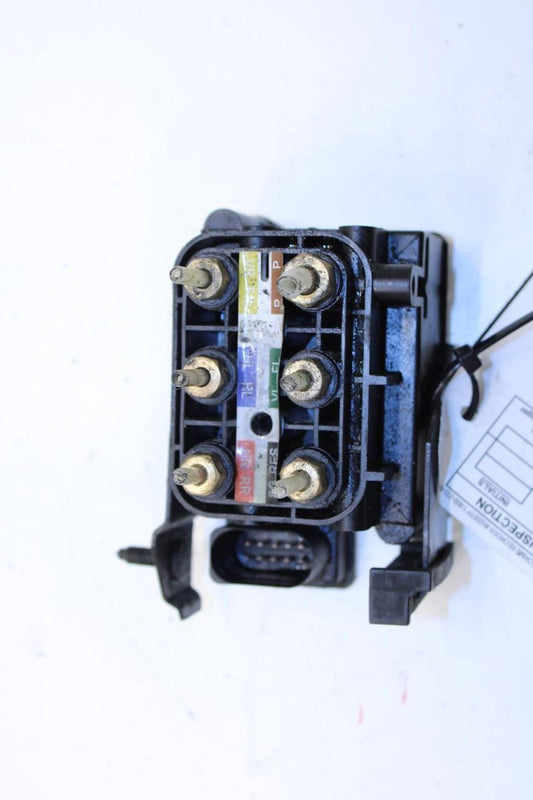 07-17 Mercedes-Benz S550 Air Suspension Supply Valve Block Module 212-320-03-58 - Alshned Auto Parts