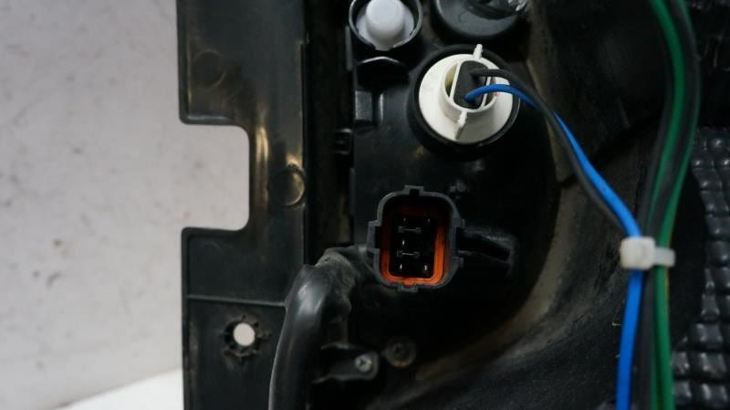 2014-2019 Kia Soul Rear Left Driver Side Tail Light Lamp 92401-B2010 OEM - Alshned Auto Parts