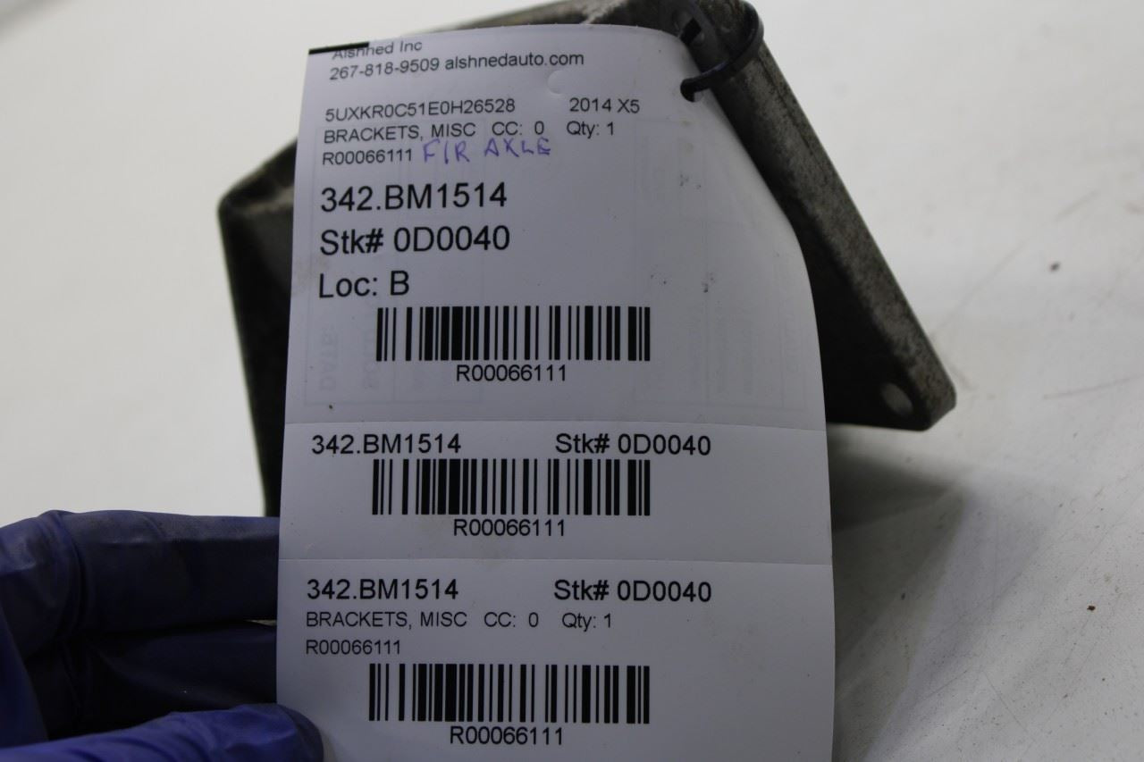 14-18 BMW X5 xDrive35i AWD Front Right Differential Support Bracket 31507568711 - Alshned Auto Parts