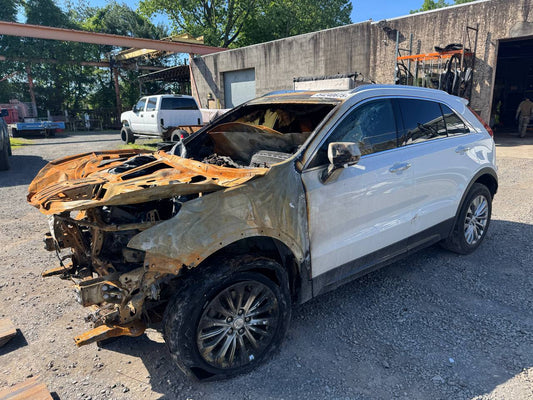 Donor vehicle 2024 Cadillac XT4 Premium Luxury White - Alshned Auto Parts
