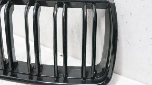2008 BMW 328i Upper Front Right Passenger Radiator Grille 51-13-7-120-008 OEM - Alshned Auto Parts