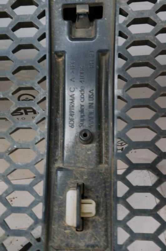 2018-2020 Jeep Wrangler Front Radiator Grille 6BY75TRMAC OEM - Alshned Auto Parts