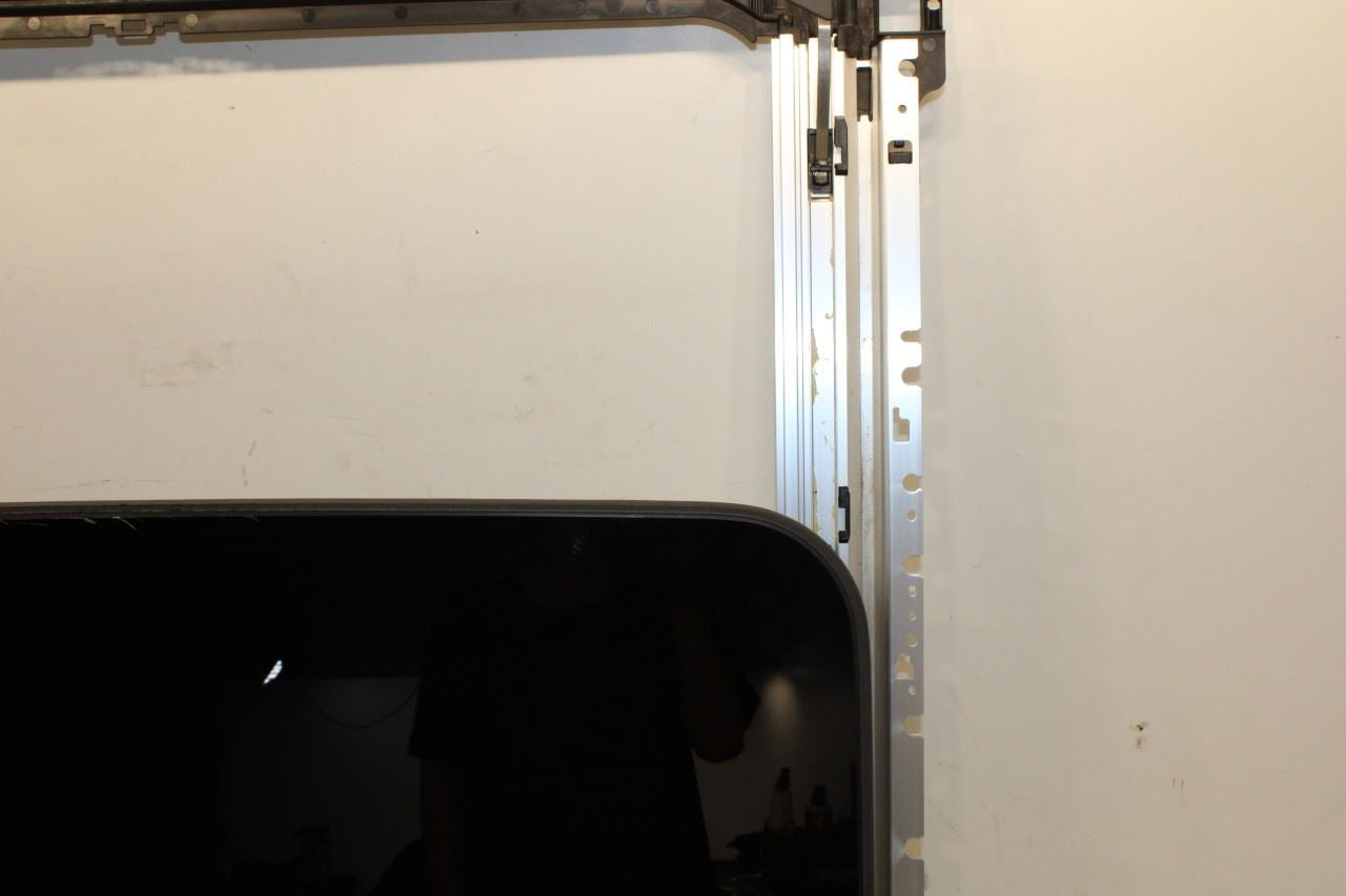 2017-2022 Nissan Rogue Sport SL AWD Sunroof Frame with Glass 91350-6MA1A OEM - Alshned Auto Parts