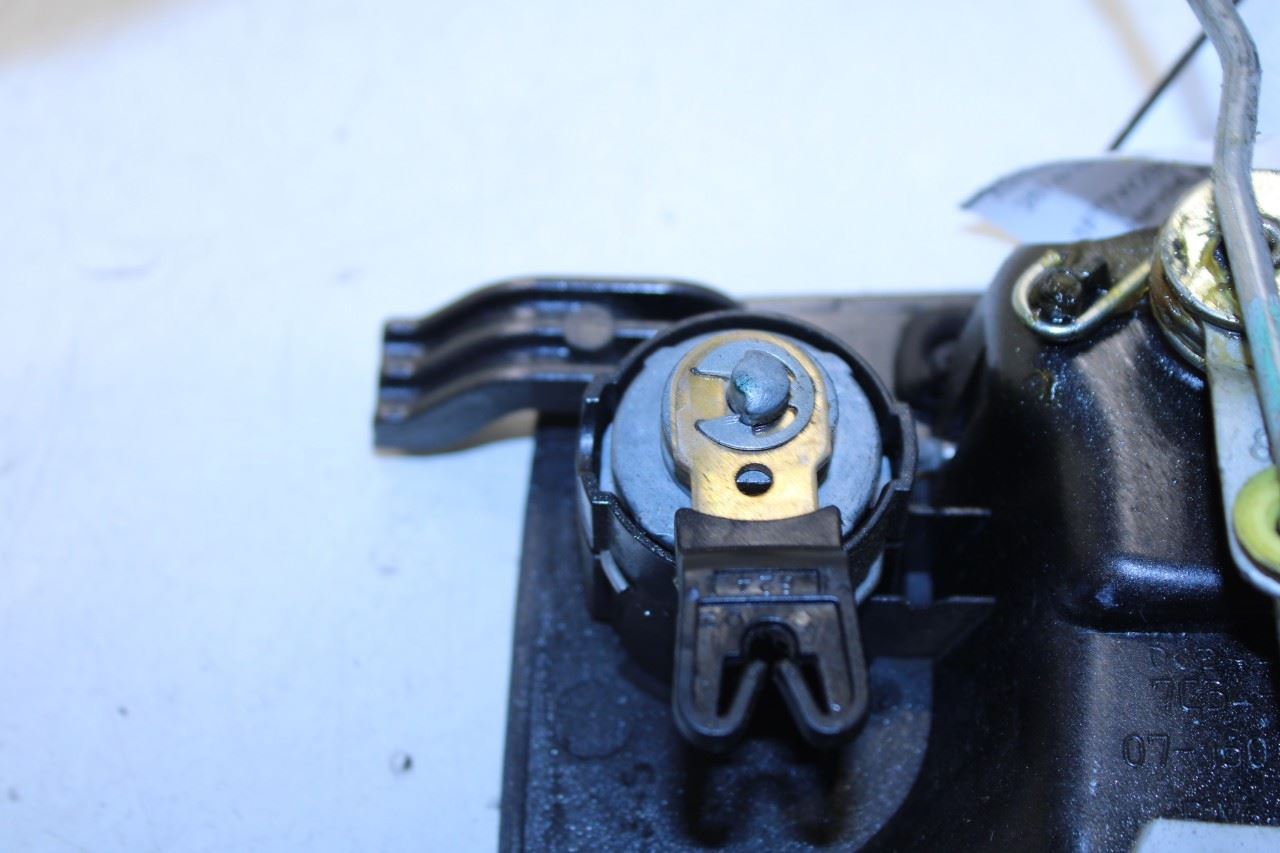 05-16 Ford F250 Lariat Crew Cab 6.2L Front Driver Left Side Door Exterior Handle - Alshned Auto Parts