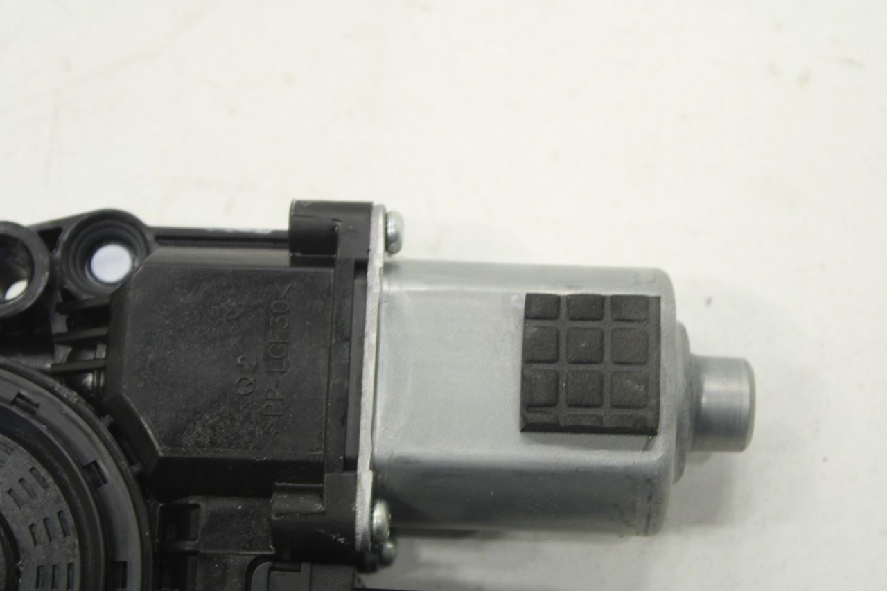 2019-2020 KIA Sorento LX Rear Right Door Power Window Motor 83460-C5220 OEM - Alshned Auto Parts