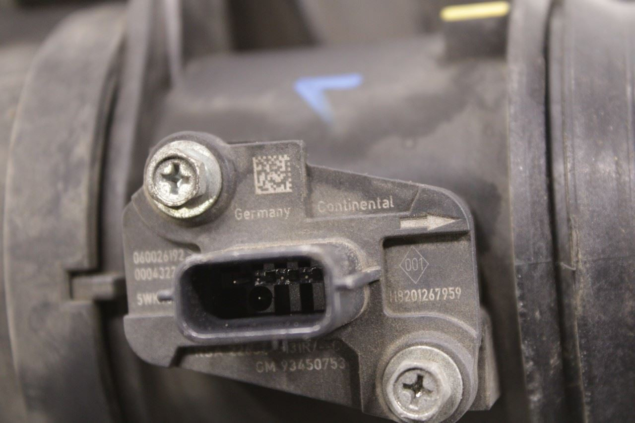 2016-24 Infiniti Q50 Premium 3.0L Passenger RH Side Air Intake Cleaner w/ Sensor - Alshned Auto Parts