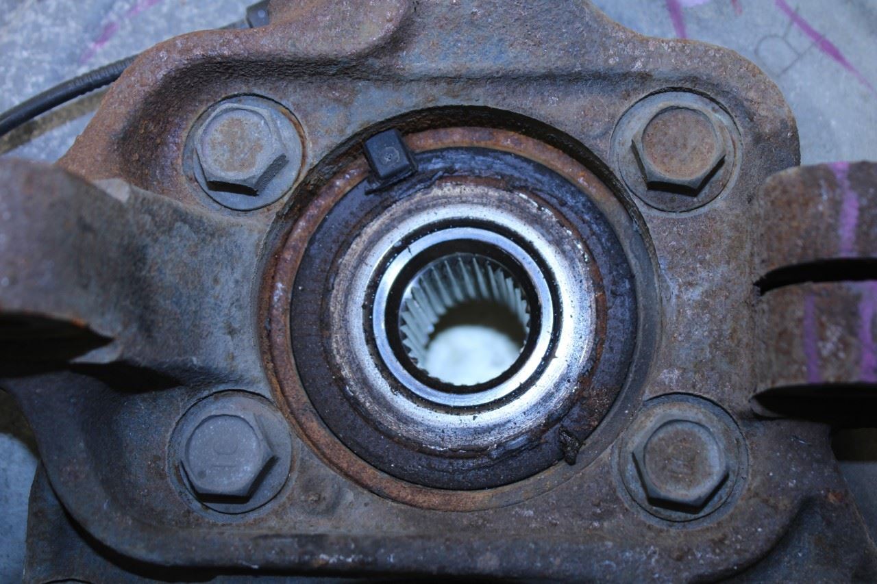 18-25 Mitsubishi Eclipse Cross ES Front Right Side Spindle Knuckle Hub 3870A198 - Alshned Auto Parts