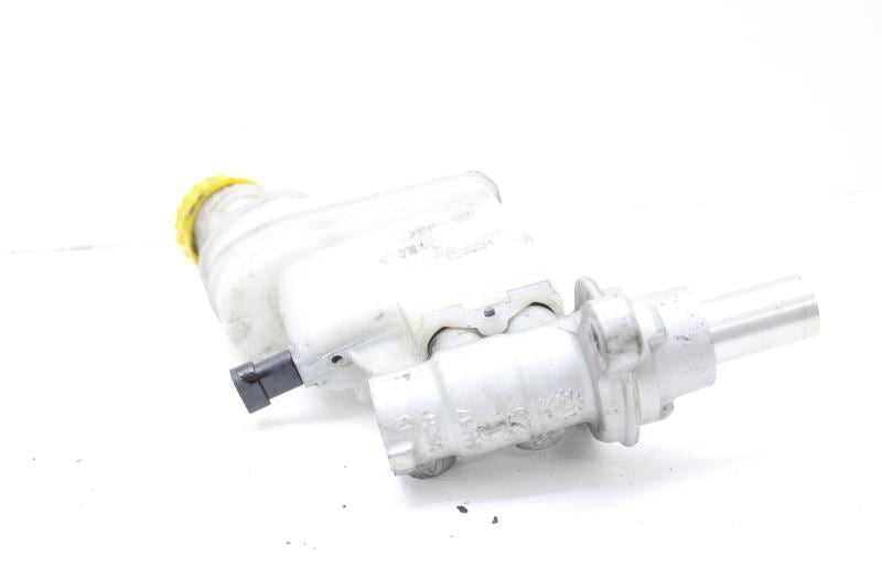 2015-2023 Jeep Renegade 2.4L Brake Master Cylinder w/ Reservoir 68263298AA OEM - Alshned Auto Parts