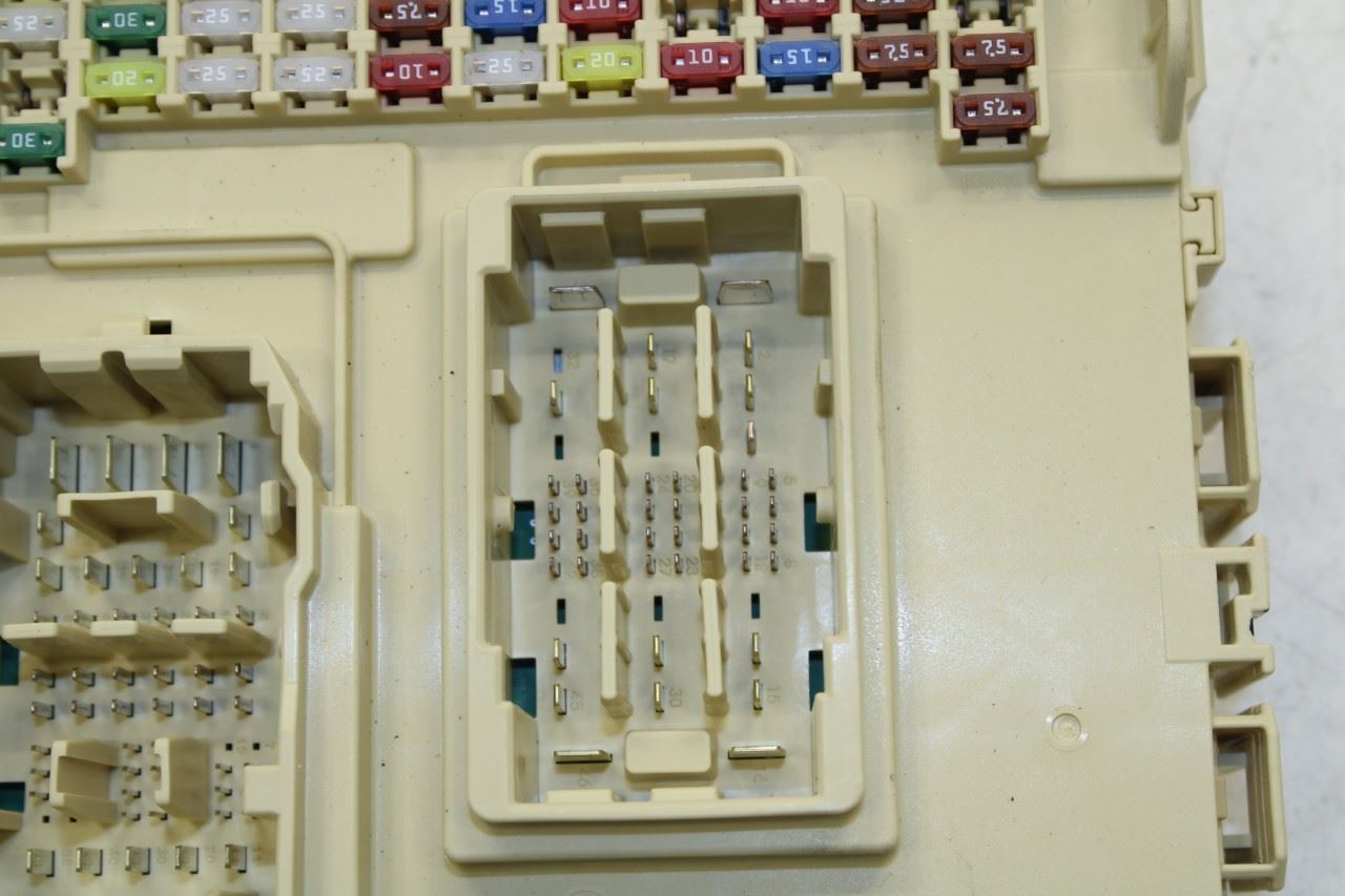 2024 Hyundai Tucson SEL 2.5L Cabin Instrument Panel Fuse Relay Junction Block - Alshned Auto Parts