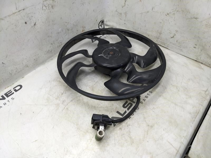 2017-2018 Hyundai Elantra Engine Cooling Fan Blade w/ Motor 25231-F2000 OEM0