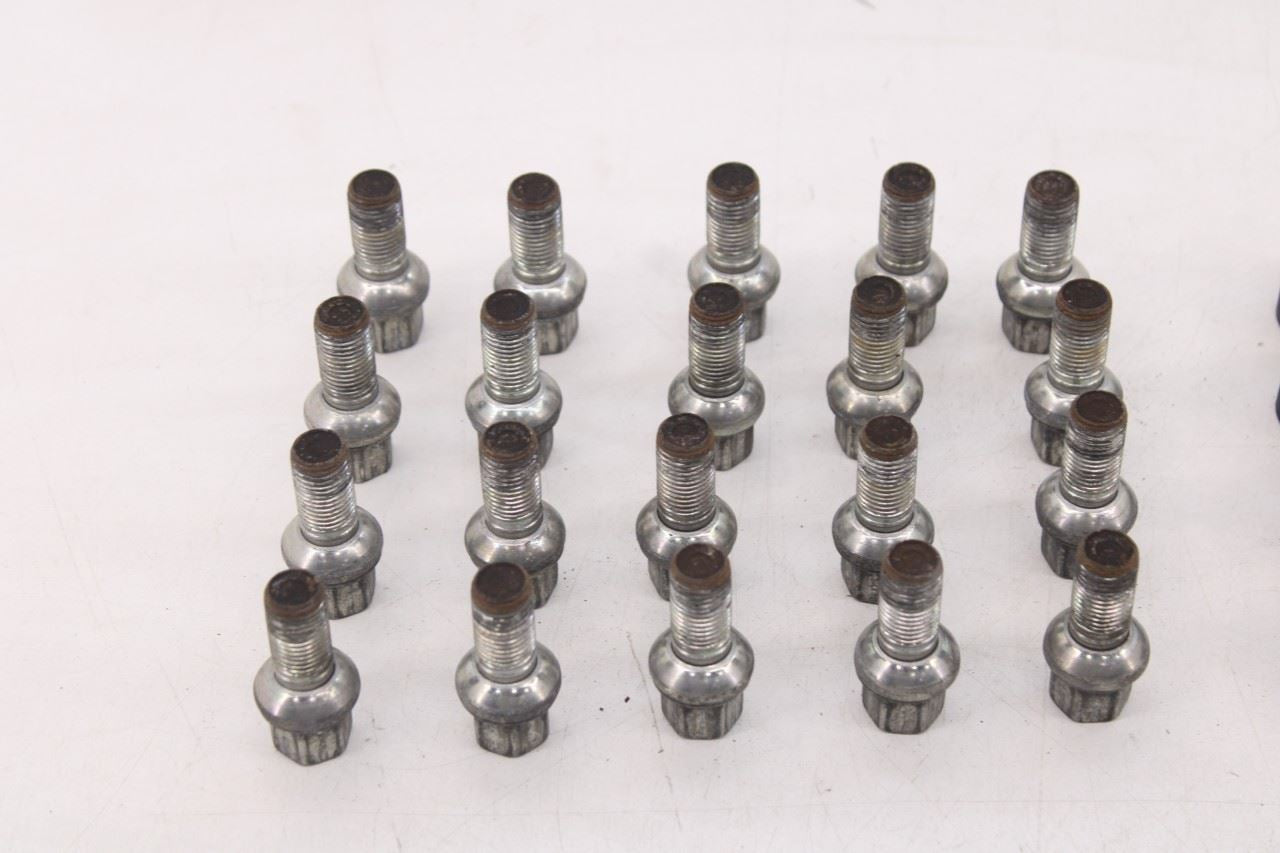 2018-2023 Volkswagen Atlas SE Wheel Lug Nut Bolt Set of 20 w/ Caps WHT002438 OEM1