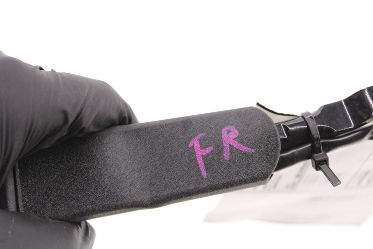 2014-2018 Jeep Grand Cherokee Limited 3.6L 4WD Front Right Side Seat Belt Buckle - Alshned Auto Parts