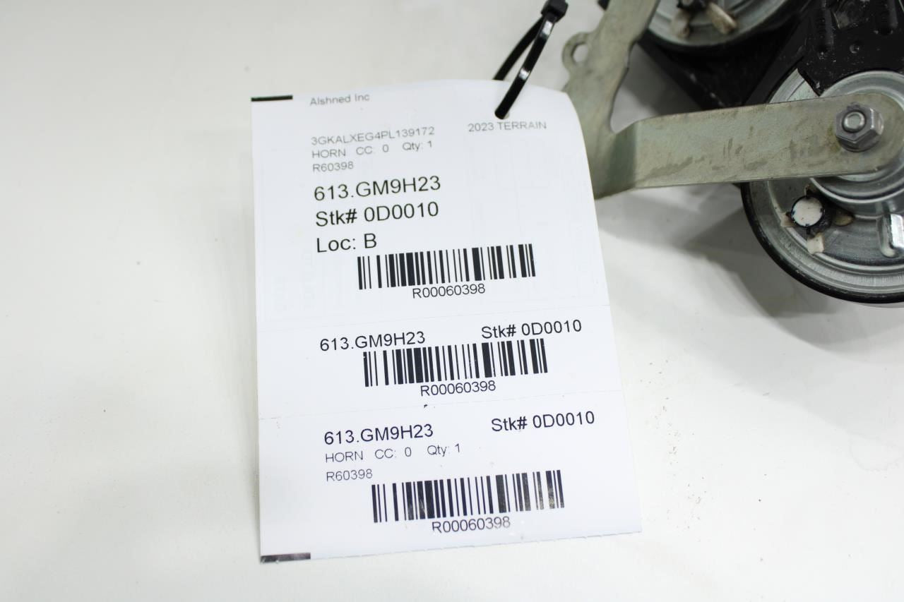 2018-2024 GMC Terrain Denali High and Low Note Horn w/ Bracket 84334536 OEM - Alshned Auto Parts