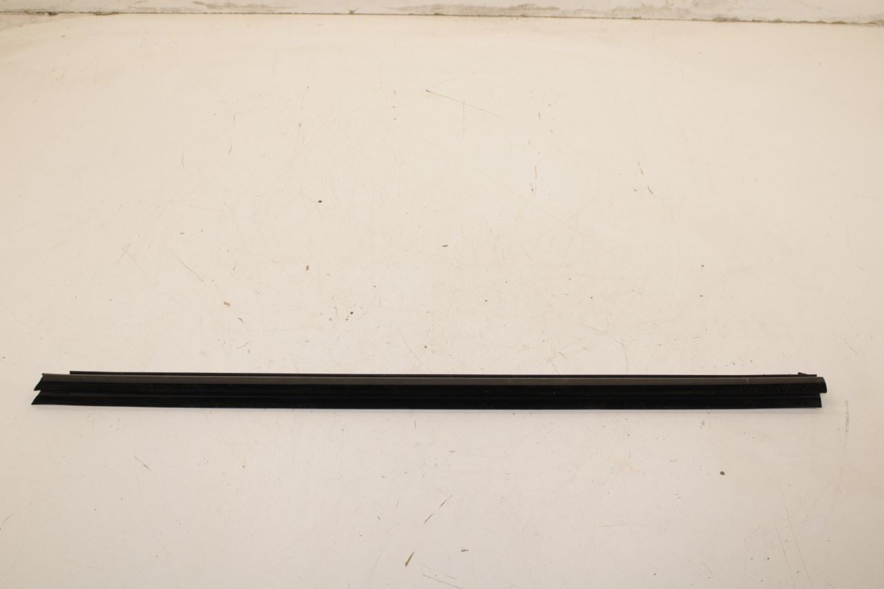 14-20 Infiniti QX60 Pure Front Left Door Run Channel w Belt Molding Weatherstrip - Alshned Auto Parts