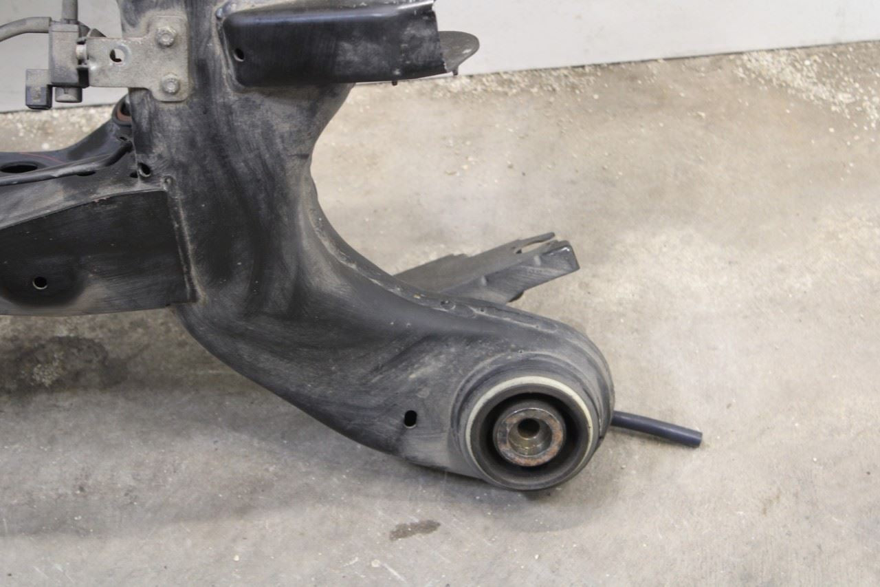 2017-2020 Maserati Ghibli RWD Rear Suspension Crossmember Subframe 670037633 OEM - Alshned Auto Parts