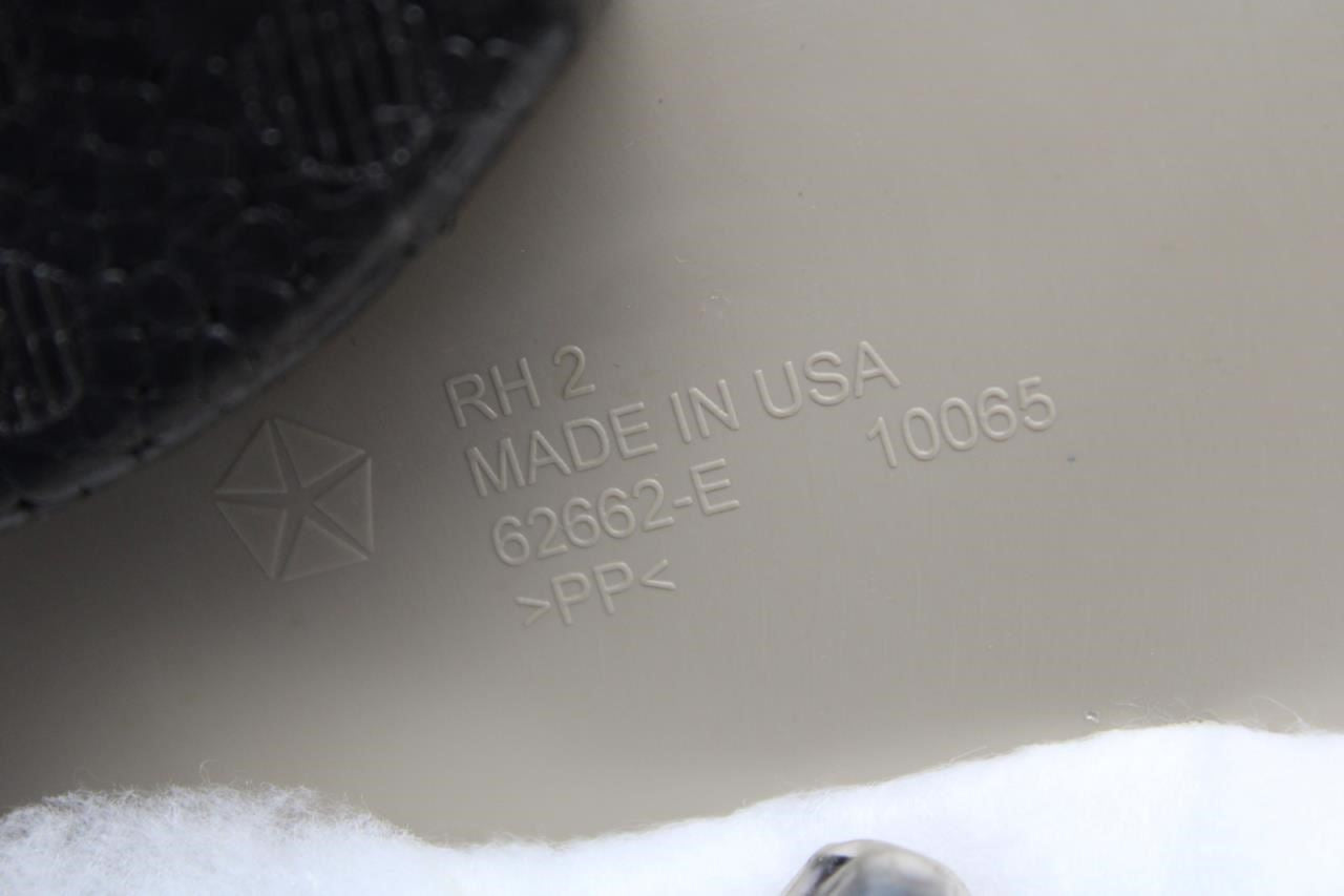 2019-2021 Jeep Grand Cherokee Front Right Door Trim Panel 5LL665XLAH OEM - Alshned Auto Parts