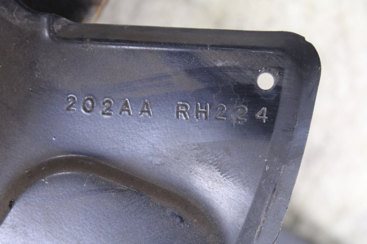 11-15 Dodge Durango SXT 3.6L AWD Front Passenger Right Side Spindle Knuckle Hub3
