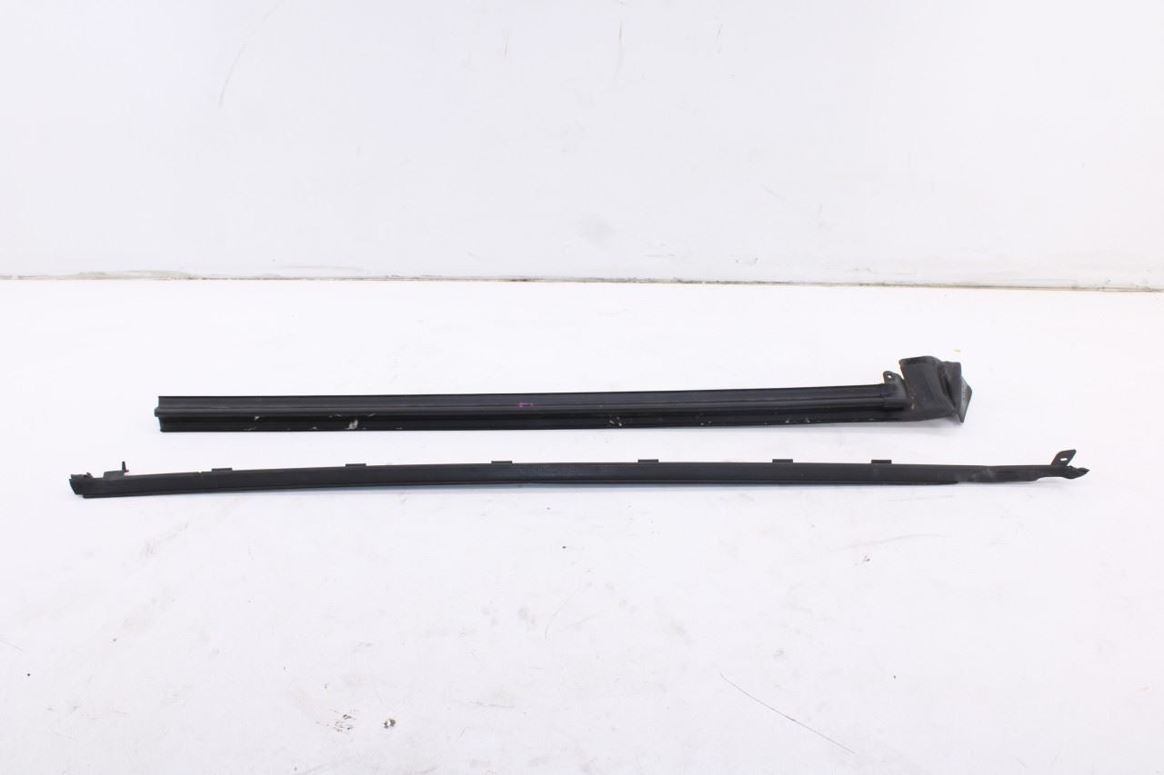 15-23 Ford Mustang Conv V6 2Dr Front Left Door Outer and Inner Belt Weatherstrip6