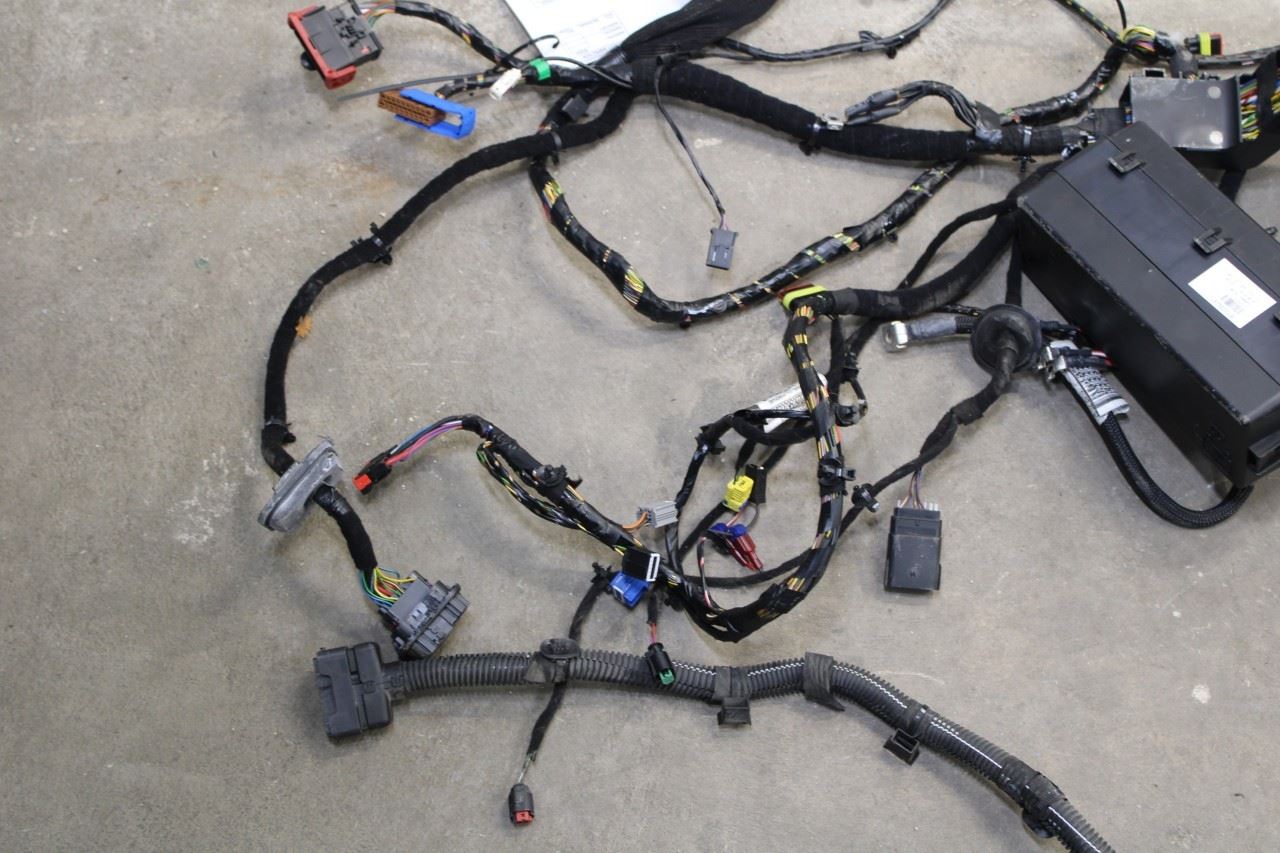 2017-2020 Maserati Ghibli Rear Fuse Box with Wire Harness 670036297 OEM - Alshned Auto Parts