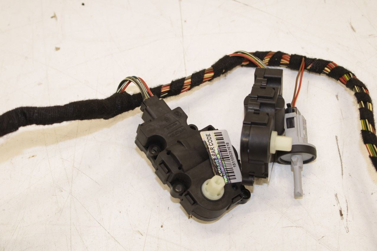 11-18 Porsche Cayenne Platinum HVAC Blend Door Actuator Motor Set w Wire Harness - Alshned Auto Parts