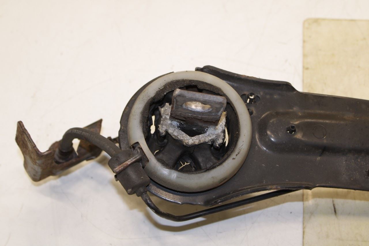 15-16 Volvo S60 T5 Premier FWD Rear RH Side Trailing Arm w/ Spindle Knuckle Hub - Alshned Auto Parts