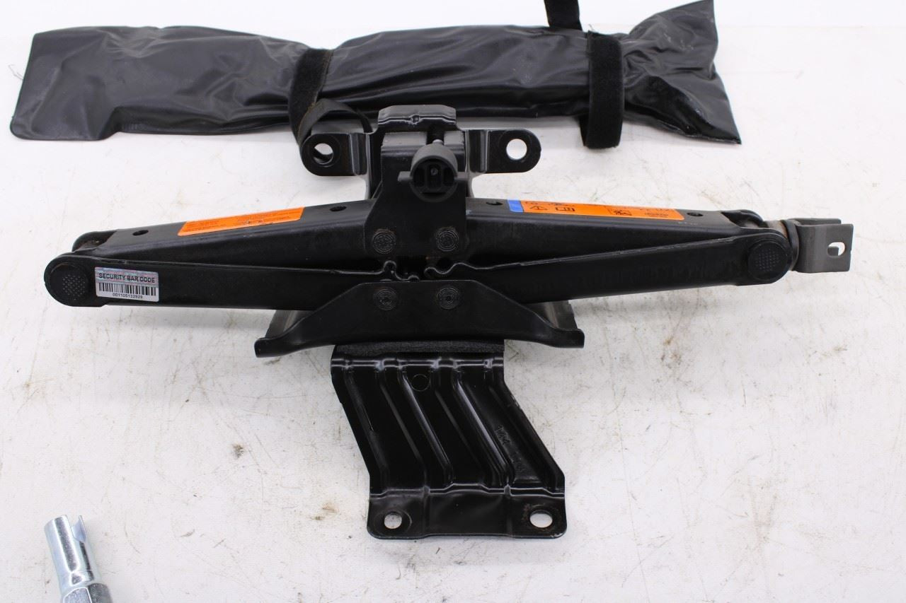14-20 Infiniti QX60 3.5L AWD Lift Jack and Tool Kit w/ Tools Bag 99550-3JA1A OEM3