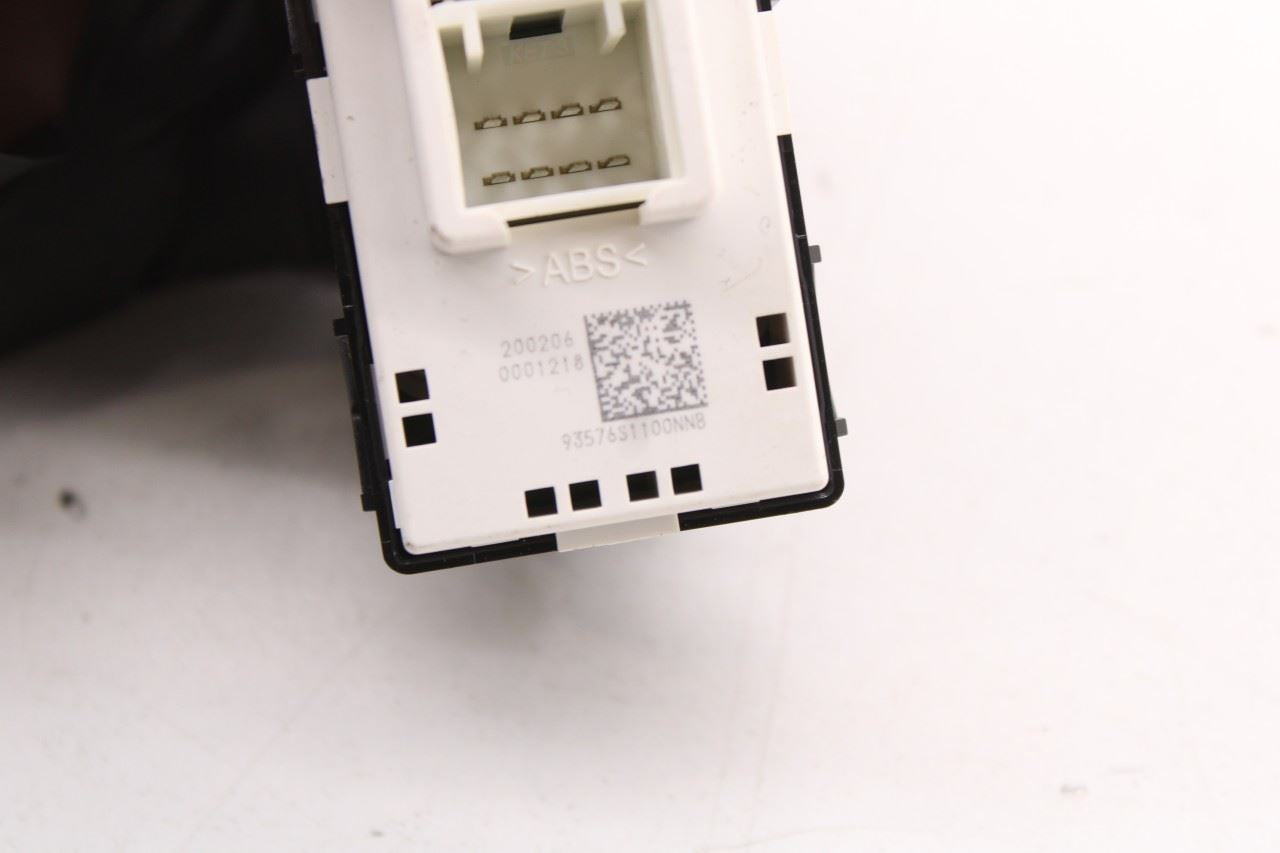 19-23 Hyundai Santa Fe SEL Front Right Door Power Window Switch 93576-S1100NNB - Alshned Auto Parts