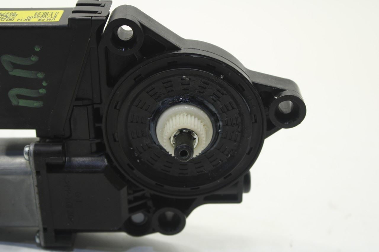 2019-2020 KIA Sorento LX Front Right Door Power Window Motor 82460-C5220 OEM - Alshned Auto Parts