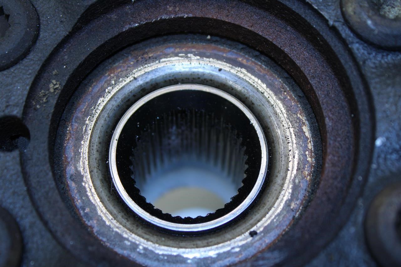 2015-18 Volkswagen Jetta Sport FWD Front RH Spindle Knuckle Hub 561-407-256 OEM - Alshned Auto Parts