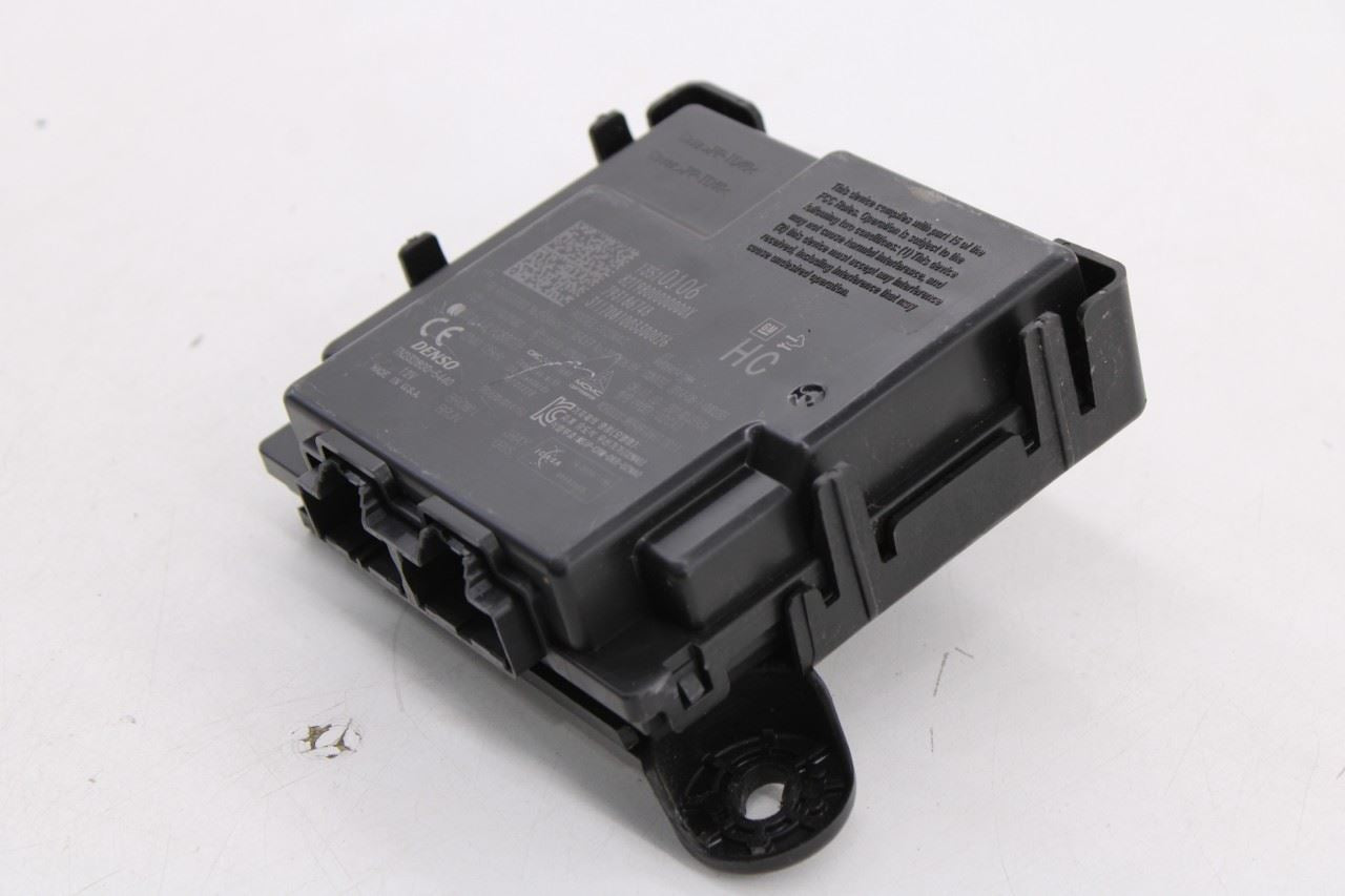 2018 Chevrolet Equinox LT Theft-Locking Keyless Entry Control Module 13510106 3