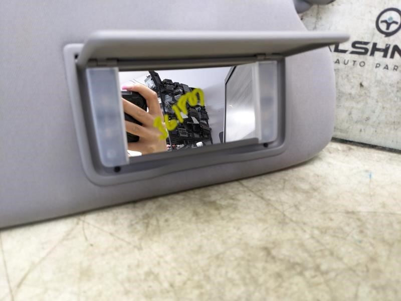 17-19 Honda CR-V FR RH Sun Visor w/ Illuminated Mirror 83230-TLA-A12ZB OEM *ReaD