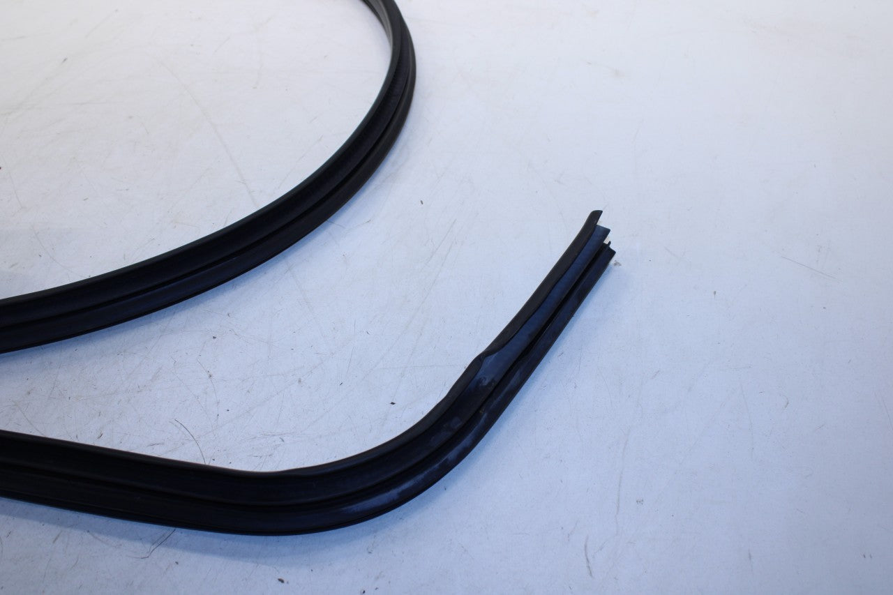 99-16 Ford F250 Lariat Crew Cab RR RH Door Weatherstrip On Body 5C3Z-2625324-AA - Alshned Auto Parts
