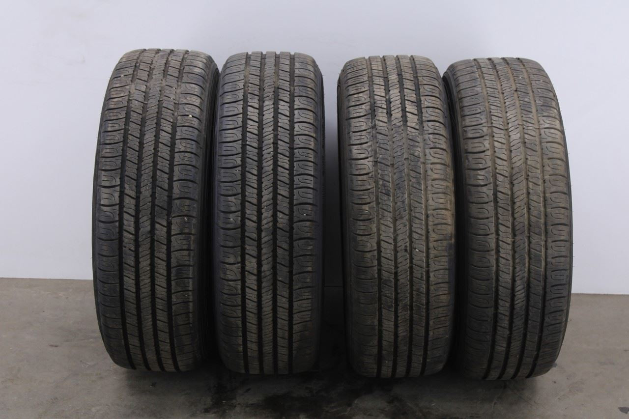 2014-19 Dodge Grand Caravan Wheel Tire Goodyear Assurance 225/65R17 R17x6 Set 46