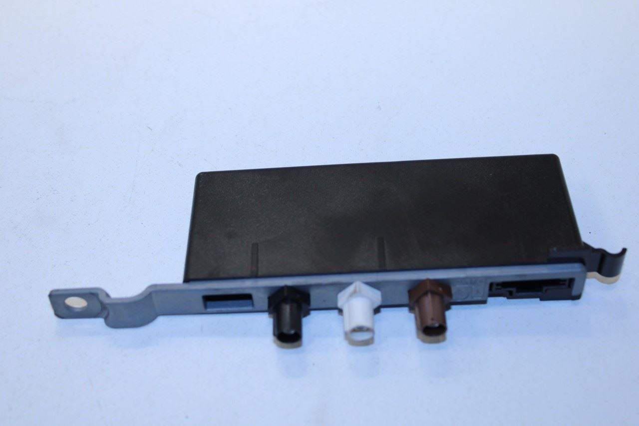 2010-2016 Porsche Panamera 4 Right Side Antenna Amplifier Booster Control Module - Alshned Auto Parts