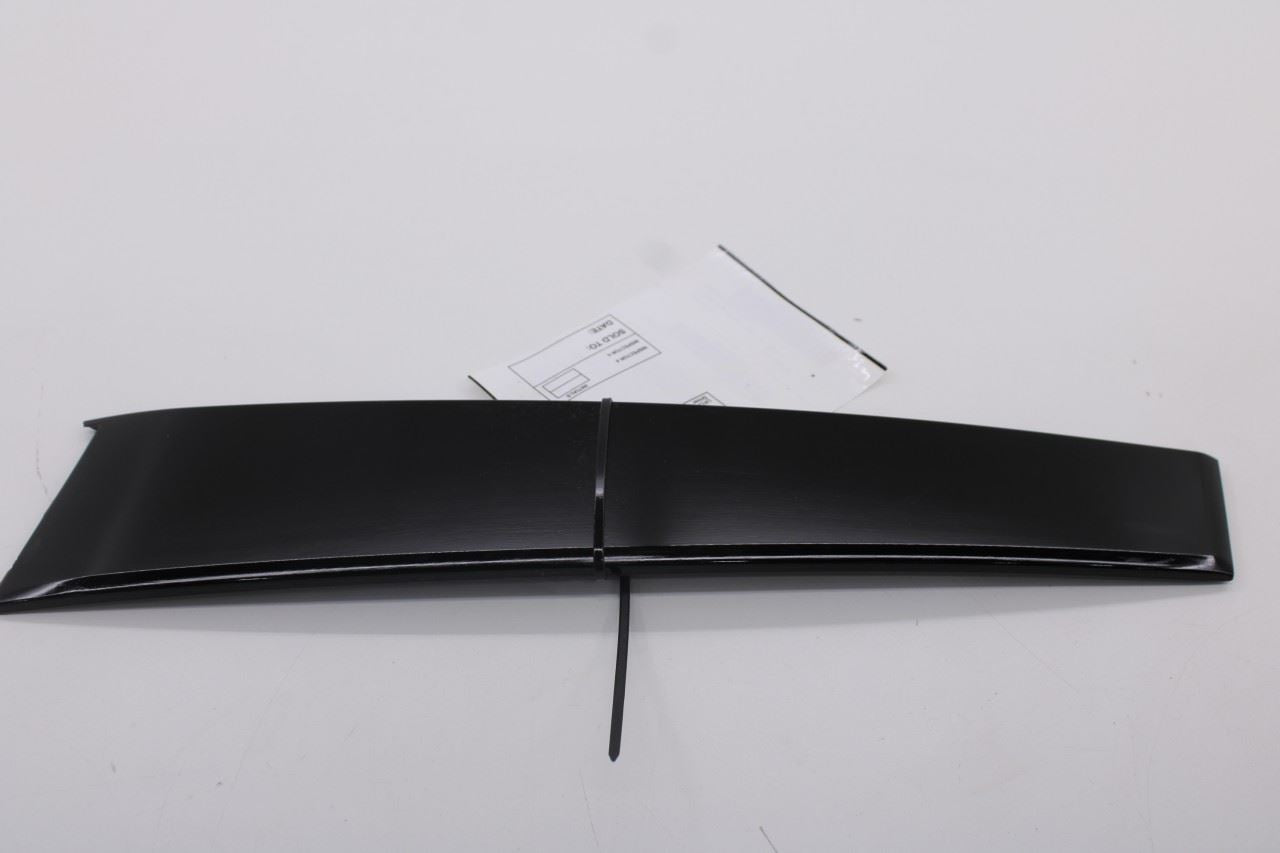 2019-23 Hyundai Santa Fe SEL Front Right Door B-Pillar Garnish Assy 82260-S10000