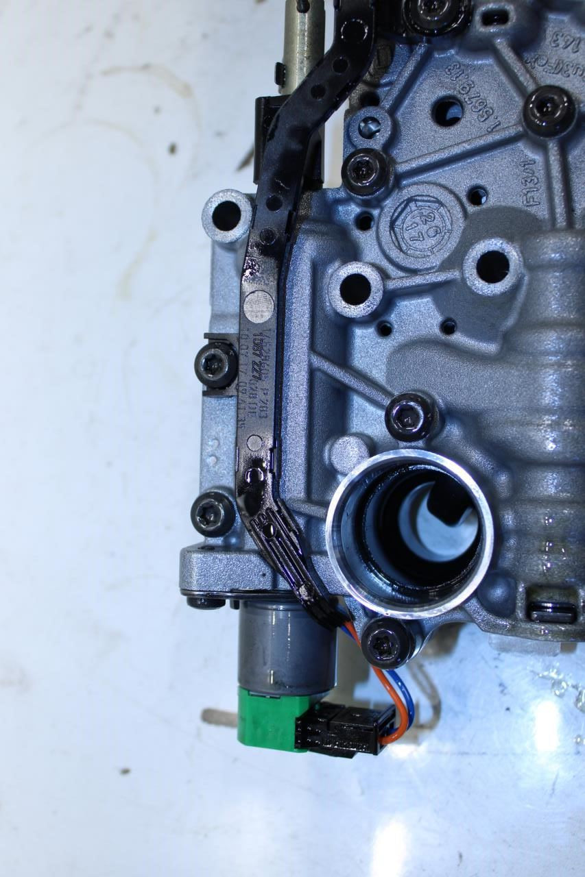 17-20 BMW 430i xDrive 2.0L AWD 8-Speed Auto Transmission Valve Body 2400863221315
