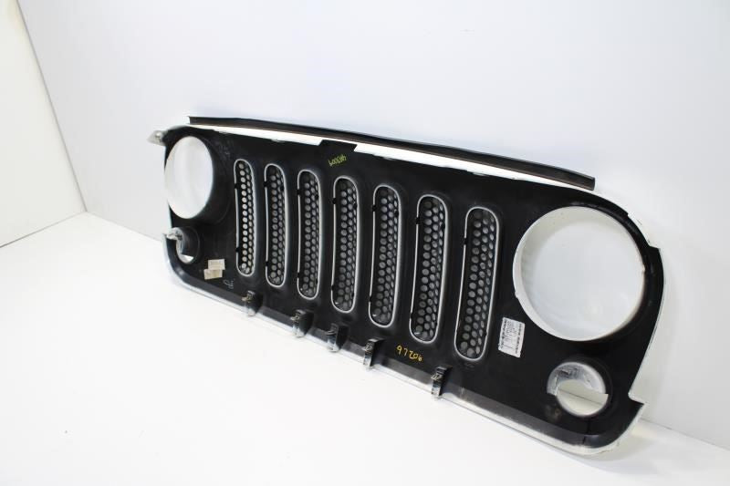 2009-2018 Jeep Wrangler Front Radiator Grille 1BM91TRM OEM *ReaD* - Alshned Auto Parts