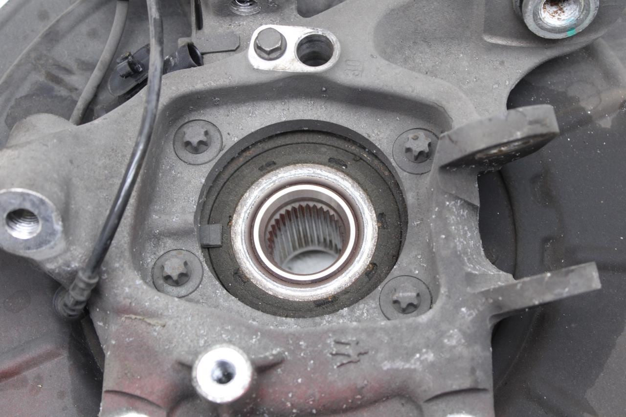 14-17 Maserati Ghibli 3.0L RWD Rear Left Side Spindle Knuckle Hub 670006804 OEM - Alshned Auto Parts