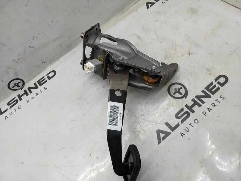 2015-2023 Toyota Tacoma SR5 3.5L Brake Pedal w/ Bracket and Stop Light Switch - Alshned Auto Parts