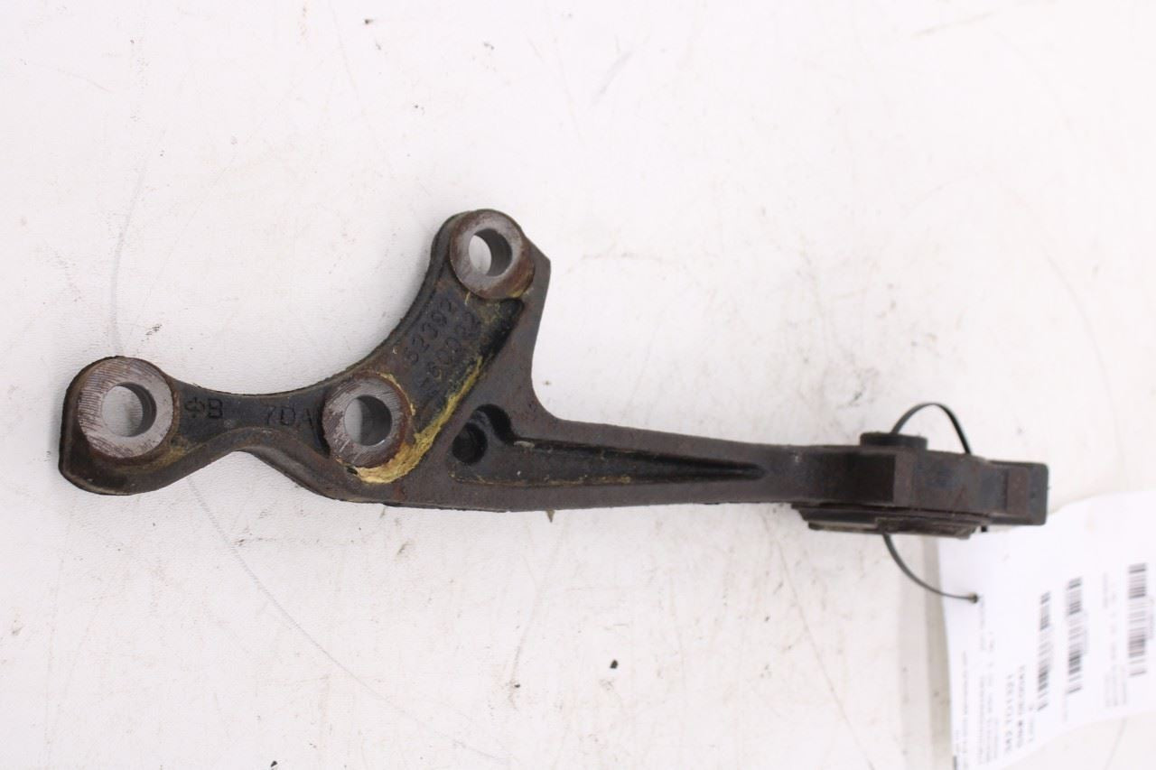 2005-23 Toyota Tacoma SR5 3.5L Front Left Side Axle Differential Support Bracket4