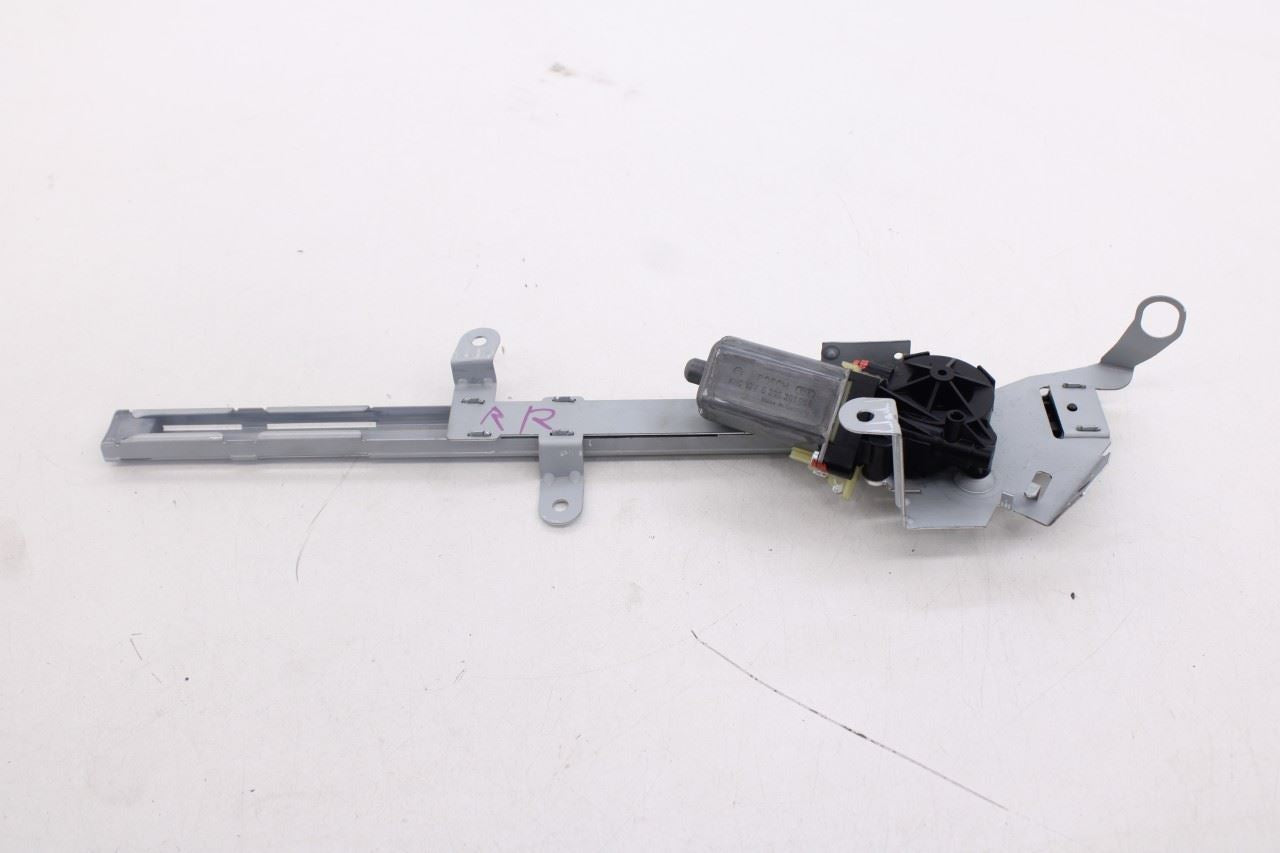 06-09 Mercedes-Benz CLK 350 Front RH Side Seat Belt Feeder Adjuster Guide *ReaD*3