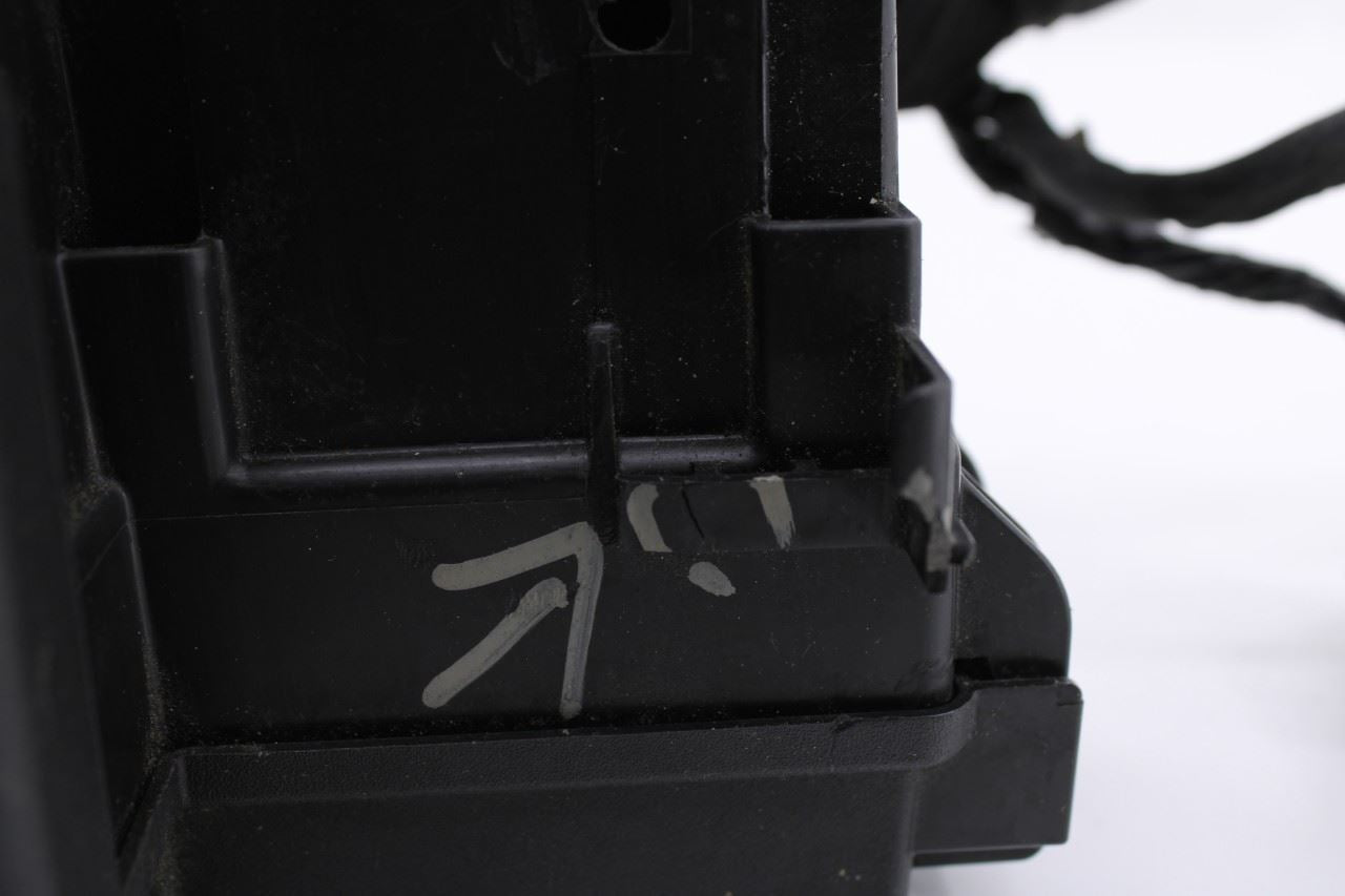 2018-23 Ford Mustang GT 5.0L Engine Fuse Relay Junction Box JU5Z-14A003-C *ReaD* - Alshned Auto Parts
