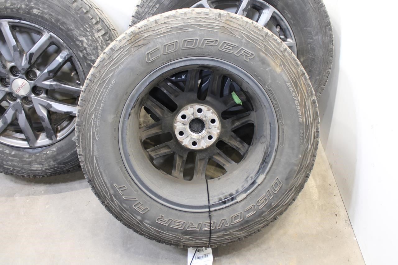 2017-19 GMC Acadia SLT-1 Wheel Tire Cooper Discover A/T 265/65R18 Set 4 84760166 - Alshned Auto Parts
