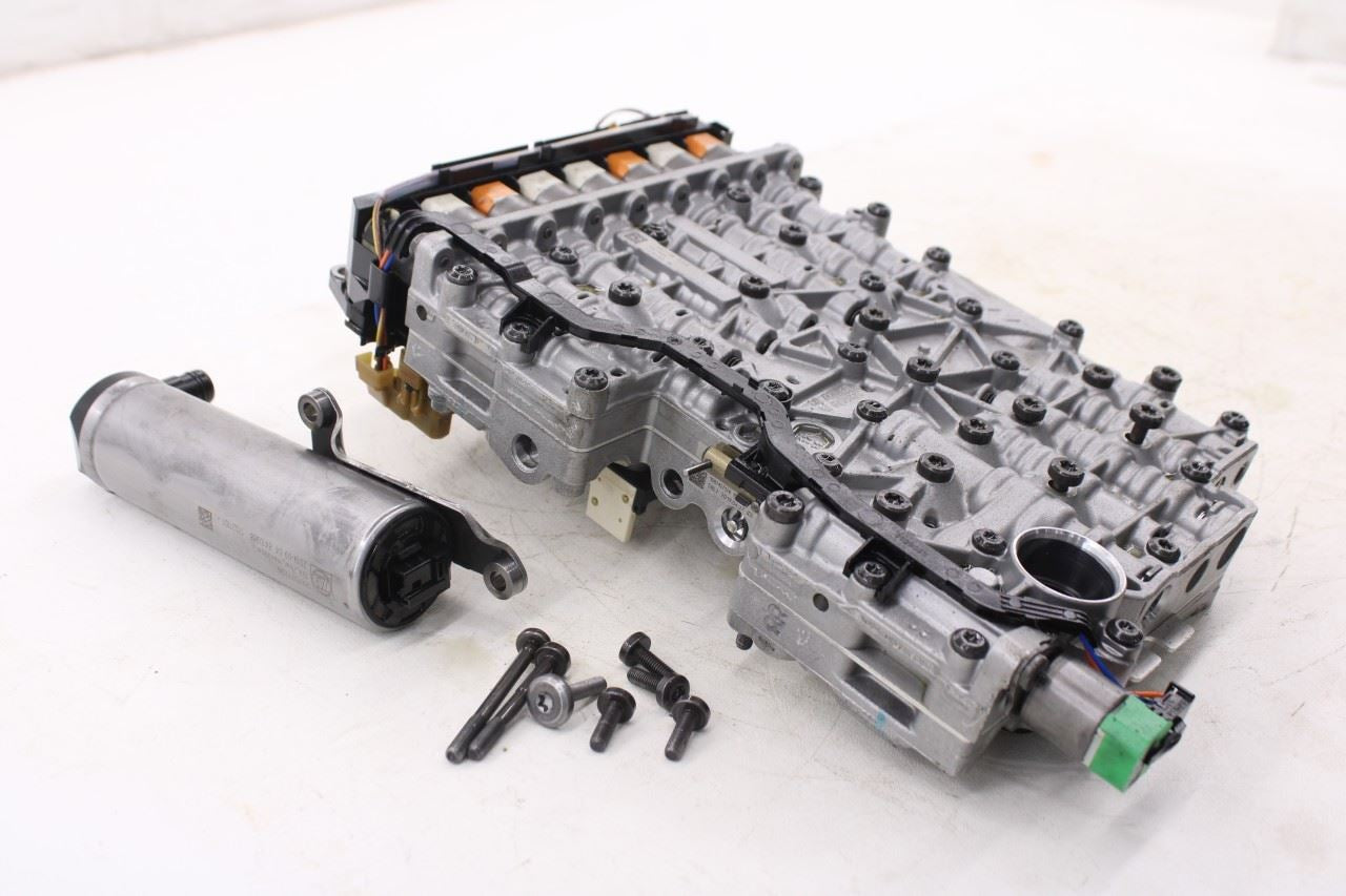 2018-20 Jaguar XE R-Dynamic S 2.0L AWD 8-Spd Auto Transmission Valve Body w/ Pan2