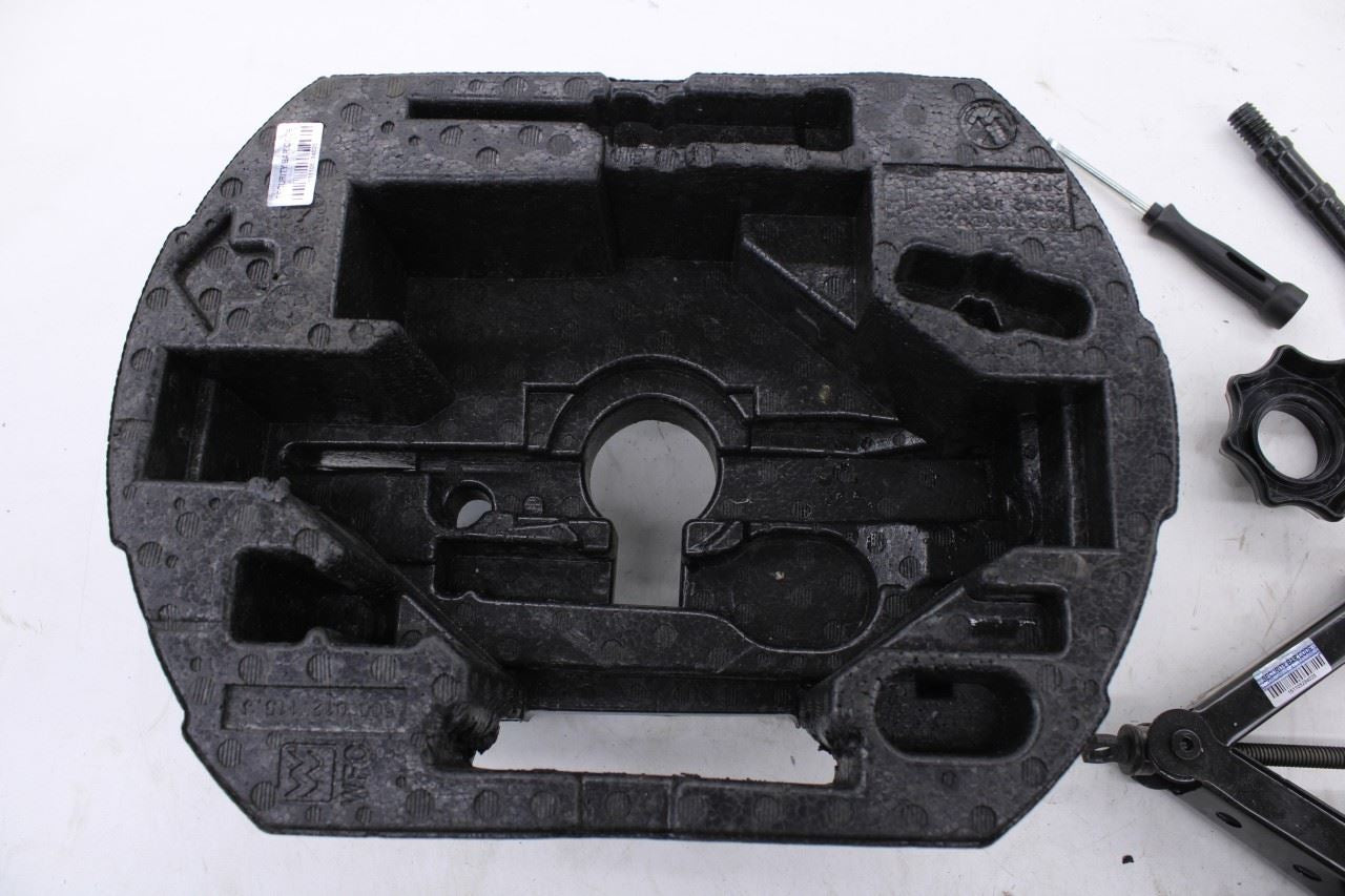 16-18 Volkswagen Jetta Sport FWD Lift Jack and Tool Kit w/ Foam Holder Container2