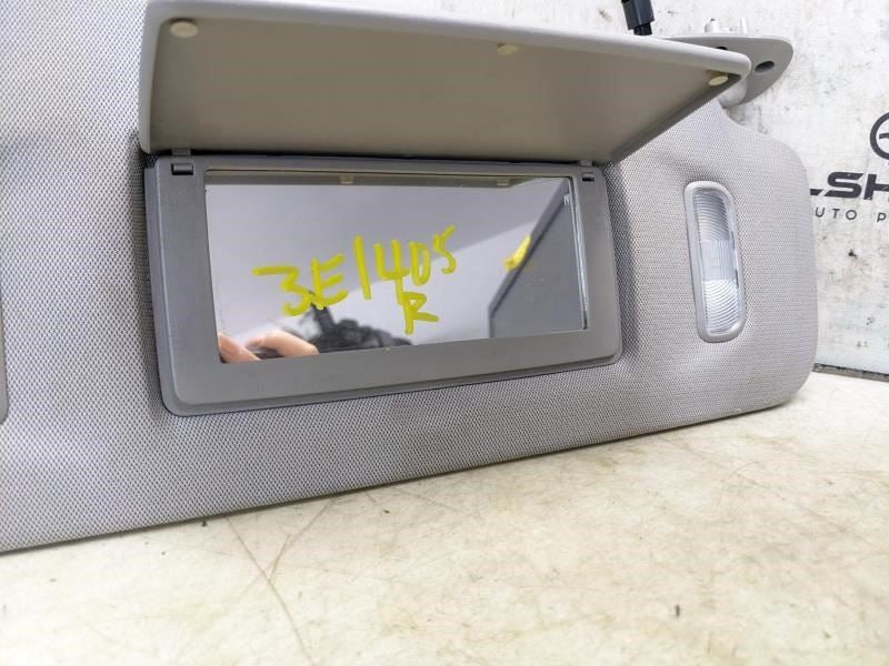 2014 Chevrolet Silverado 1500 Right Sun Visor w/ Illuminated Mirror 84247141 OEM