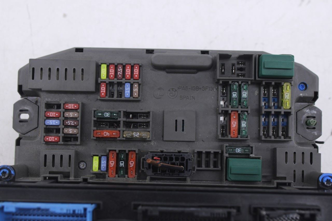 2007-13 BMW X5 xDrive35i 3.0L Front Power Distribution Fuse Relay Junction Block11